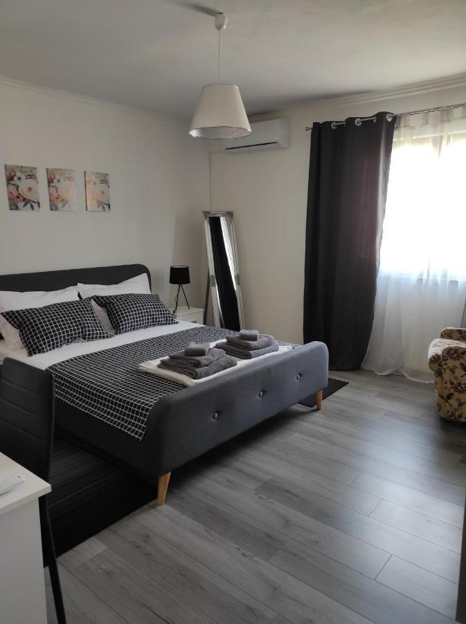 Apartman Domi 슬루니 외부 사진