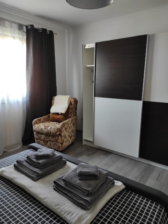 Apartman Domi 슬루니 외부 사진